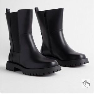 Torrid lug sole Chelsea boots 9.5ww brand new never worn